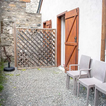 2 Pieces Pour 6 Personnes Avec Piscine Et Terrasse - Proche Saint-lary-soulan - Fr-1-504-140 * Vignec