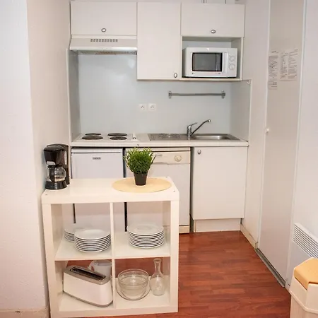 2 Pieces Pour 6 Personnes Avec Piscine Et Terrasse - Proche Saint-lary-soulan - Fr-1-504-140 Apartament